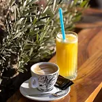 호텔 Vagabundo - Newly Renovated, 100m From Beach, Pool & Breakfast 4*