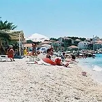 Vagabundo - Newly Renovated, 100m From Beach, Pool & Breakfast 호텔 트로기르