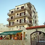 Vagabundo - Newly Renovated, 100m From Beach, Pool & Breakfast 호텔 4*