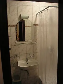 Vagabundo - Newly Renovated, 100m From Beach, Pool & Breakfast 4* טרוגיר
