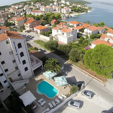 Apart Otel Katarina 3*