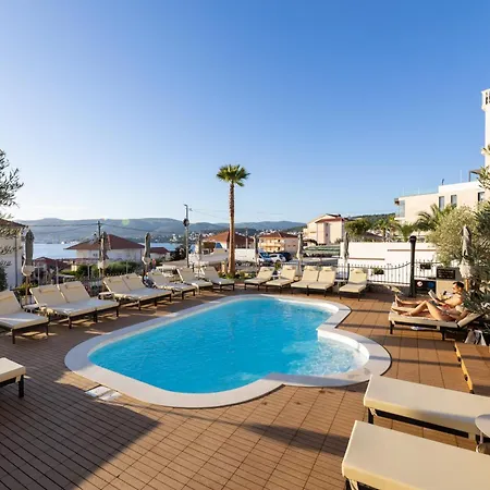 Vagabundo - Heated Pool , Stunning View & Breakfast