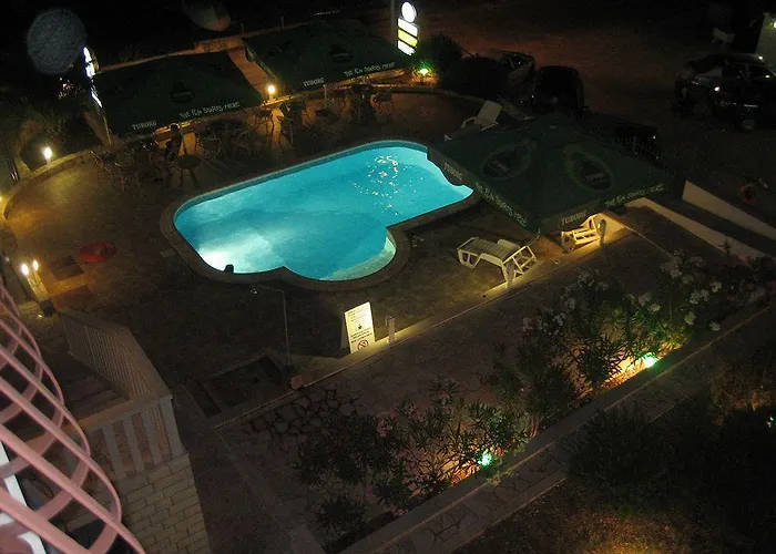 Vagabundo - Newly Renovated, 100m From Beach, Pool & Breakfast 4* Trogir