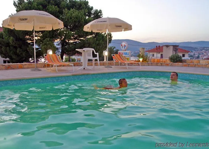 Vagabundo - Newly Renovated, 100m From Beach, Pool & Breakfast Hotel Trogir