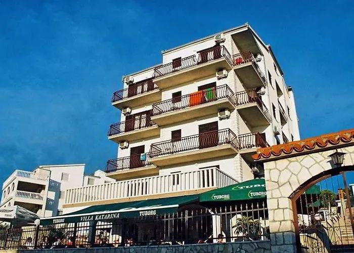 Hotel Vagabundo - Newly Renovated, 100m From Beach, Pool & Breakfast Trogir
