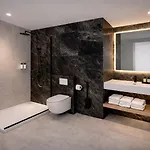 Hotel Vagabundo - Newly Renovated, 100m From Beach, Pool & Breakfast
