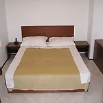 Hotel Vagabundo - Newly Renovated, 100m From Beach, Pool & Breakfast