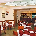 Vagabundo - Newly Renovated, 100m From Beach, Pool & Breakfast