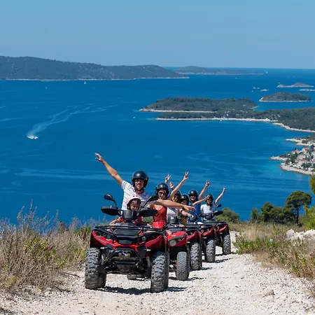 Vagabundo - Newly Renovated, 100m From Beach, Pool & Breakfast Hotel Trogir