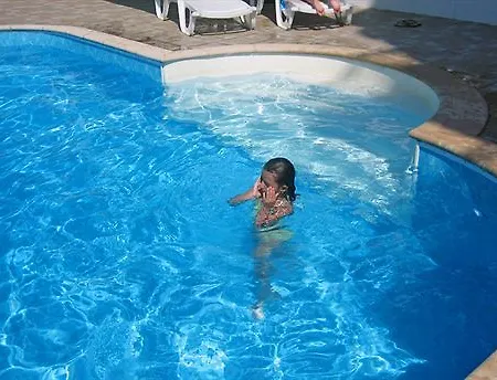 Vagabundo - Newly Renovated, 100m From Beach, Pool & Breakfast Trogir