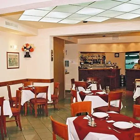Vagabundo - Newly Renovated, 100m From Beach, Pool & Breakfast